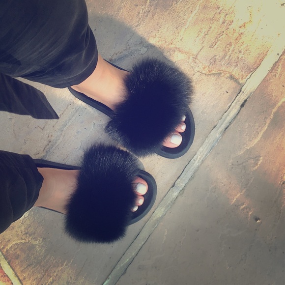 Real Fox Slippers - Picture 1 of 2